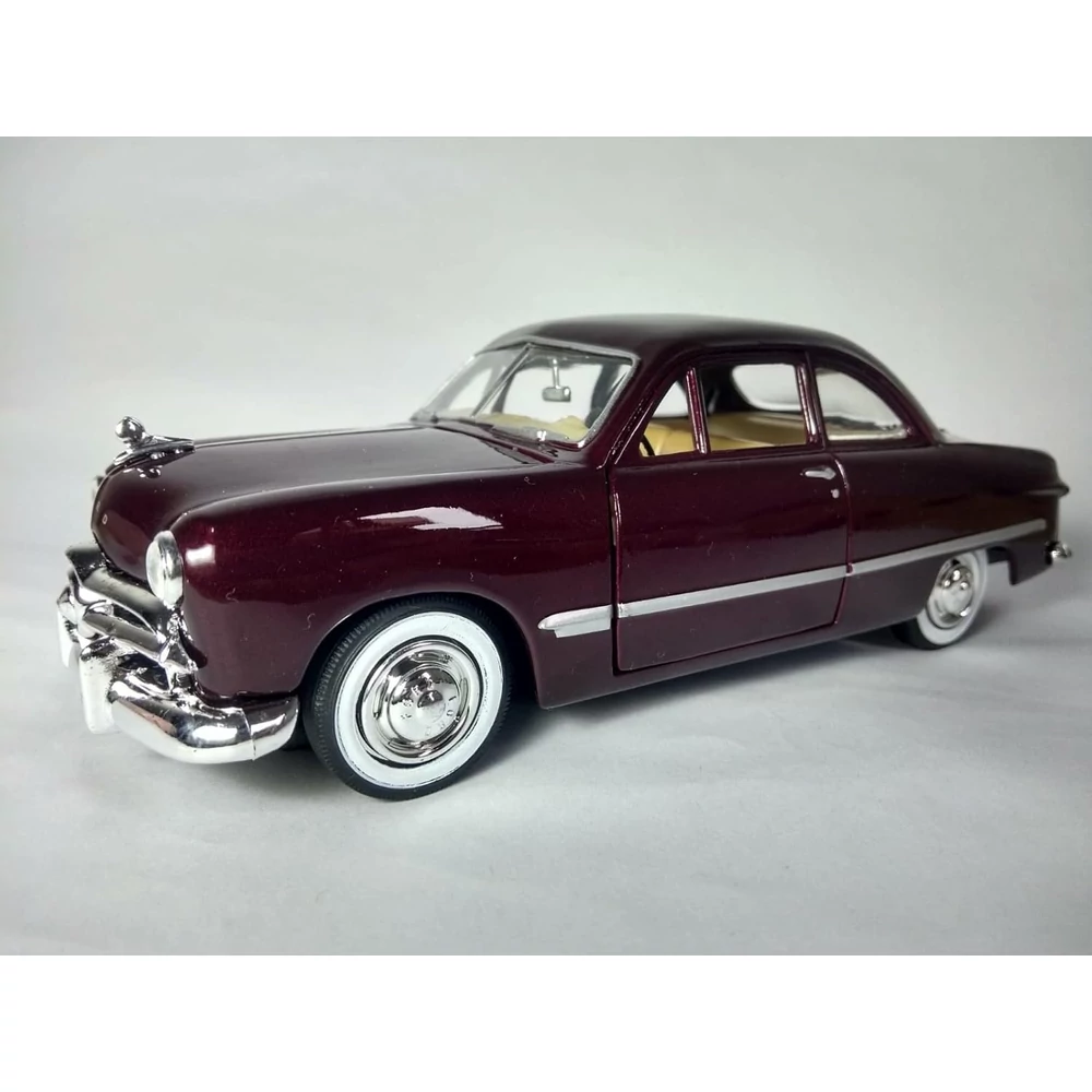 MotorMax Ford Coupé 1949 Fém Kisautó (1:24) - Burgundy