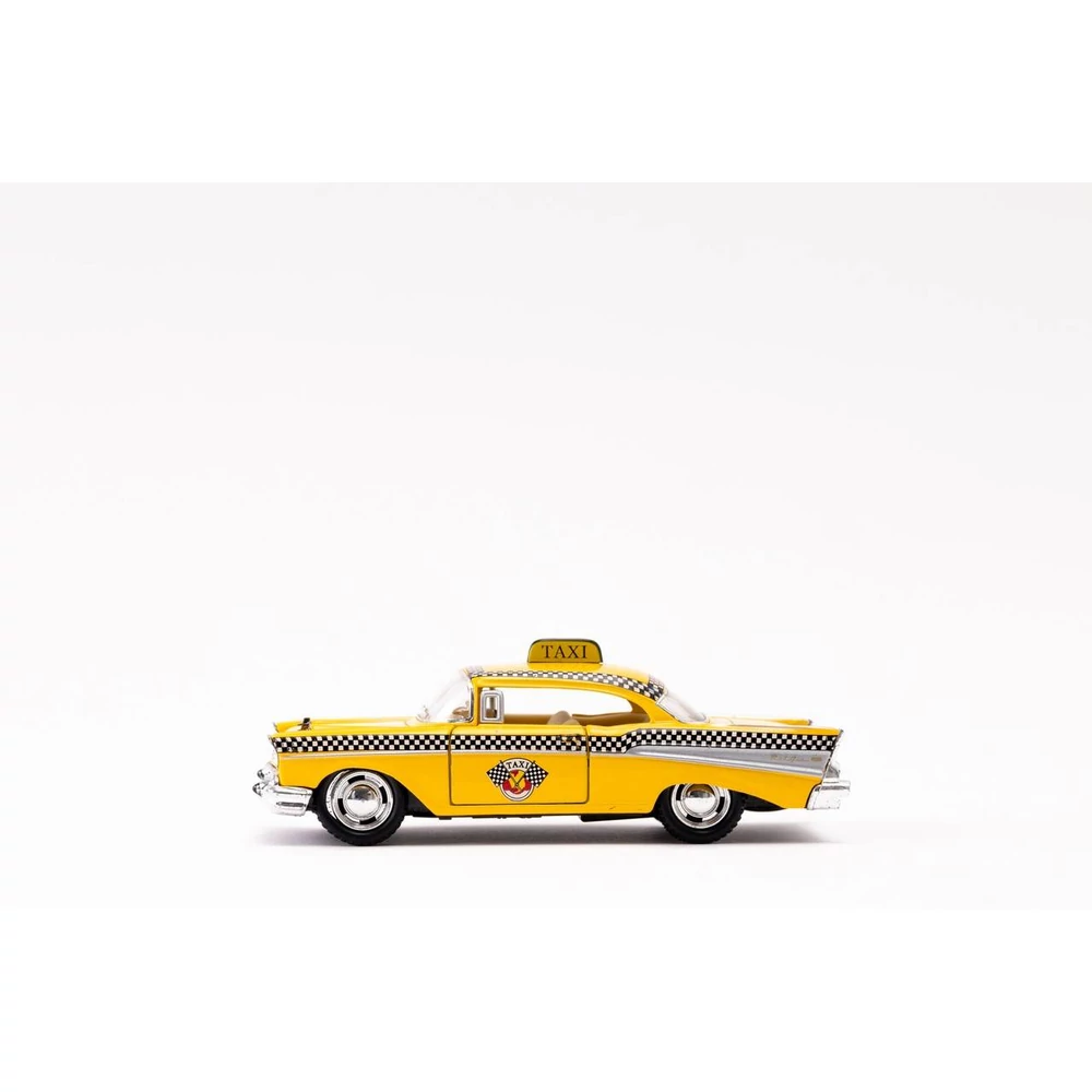 Kinsmart 1957 Chevrolet Bel Air (taxi) fém autó nyitható ajtókkal 1:40 (többféle)