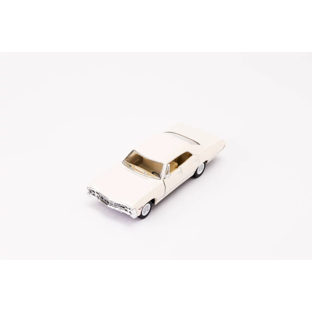 Kinsmart 1967 Chevrolet Impala fém autó nyitható ajtókkal 1:43(PIROS)