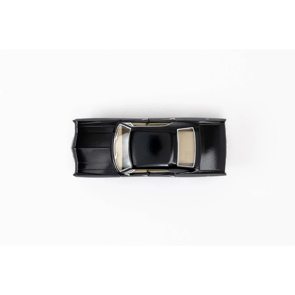 Kinsmart 1967 Chevrolet Impala fém autó nyitható ajtókkal 1:43(PIROS)