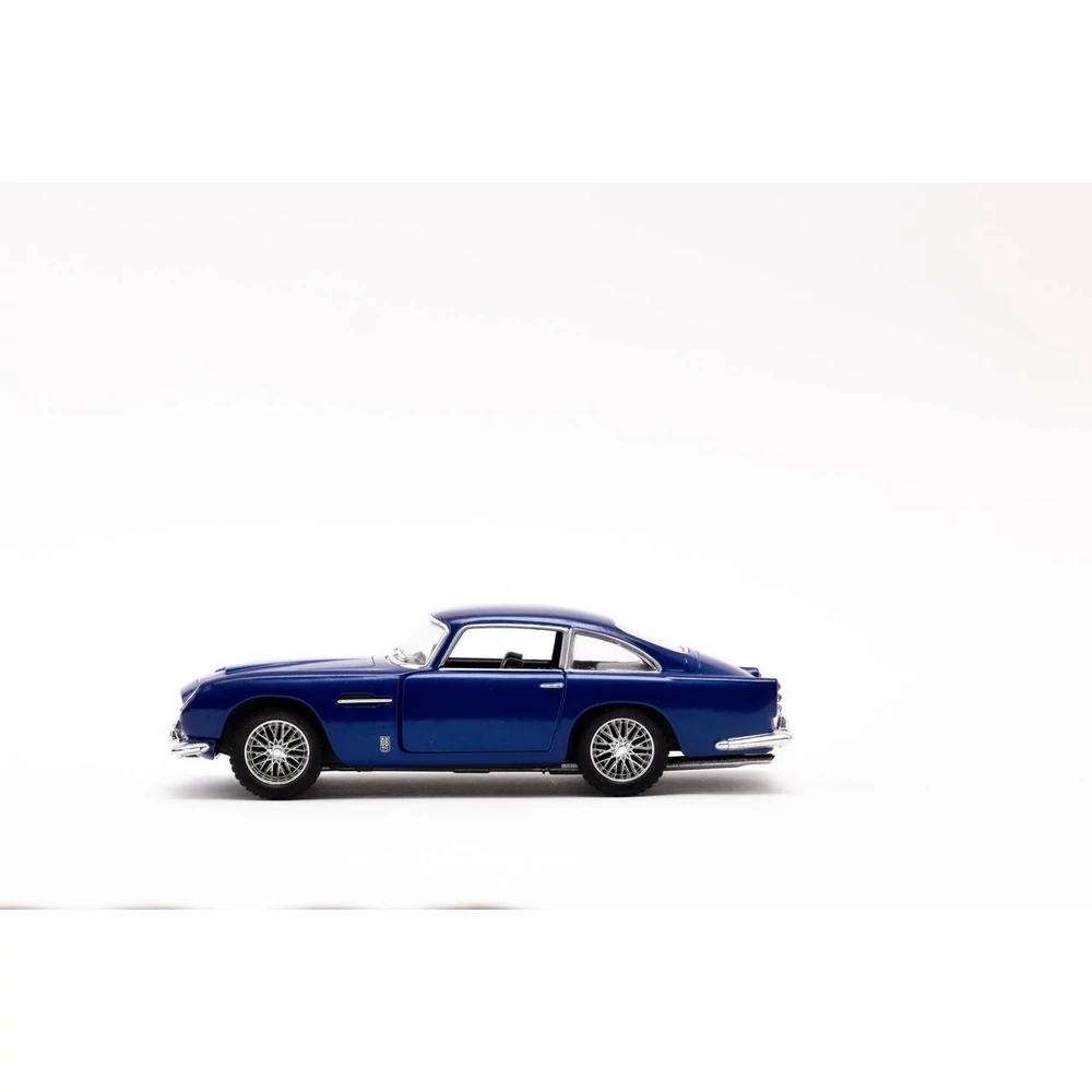 Kinsmart The Aston Martin DB5 fém autó nyitható ajtókkal 1:38 (többféle)