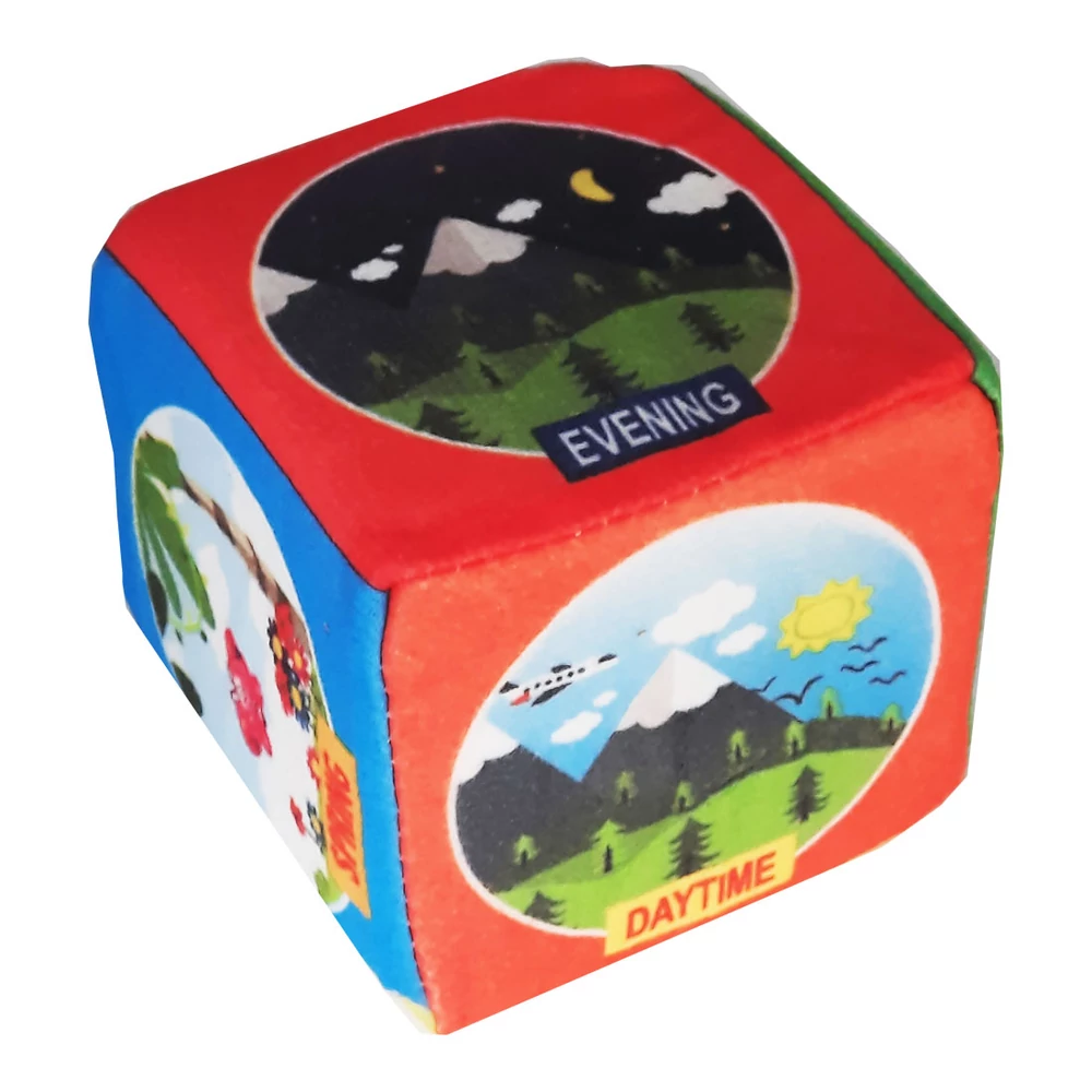 Bébi csörgõs, kocka, textil, évszakos 7x7 cm zacsk.