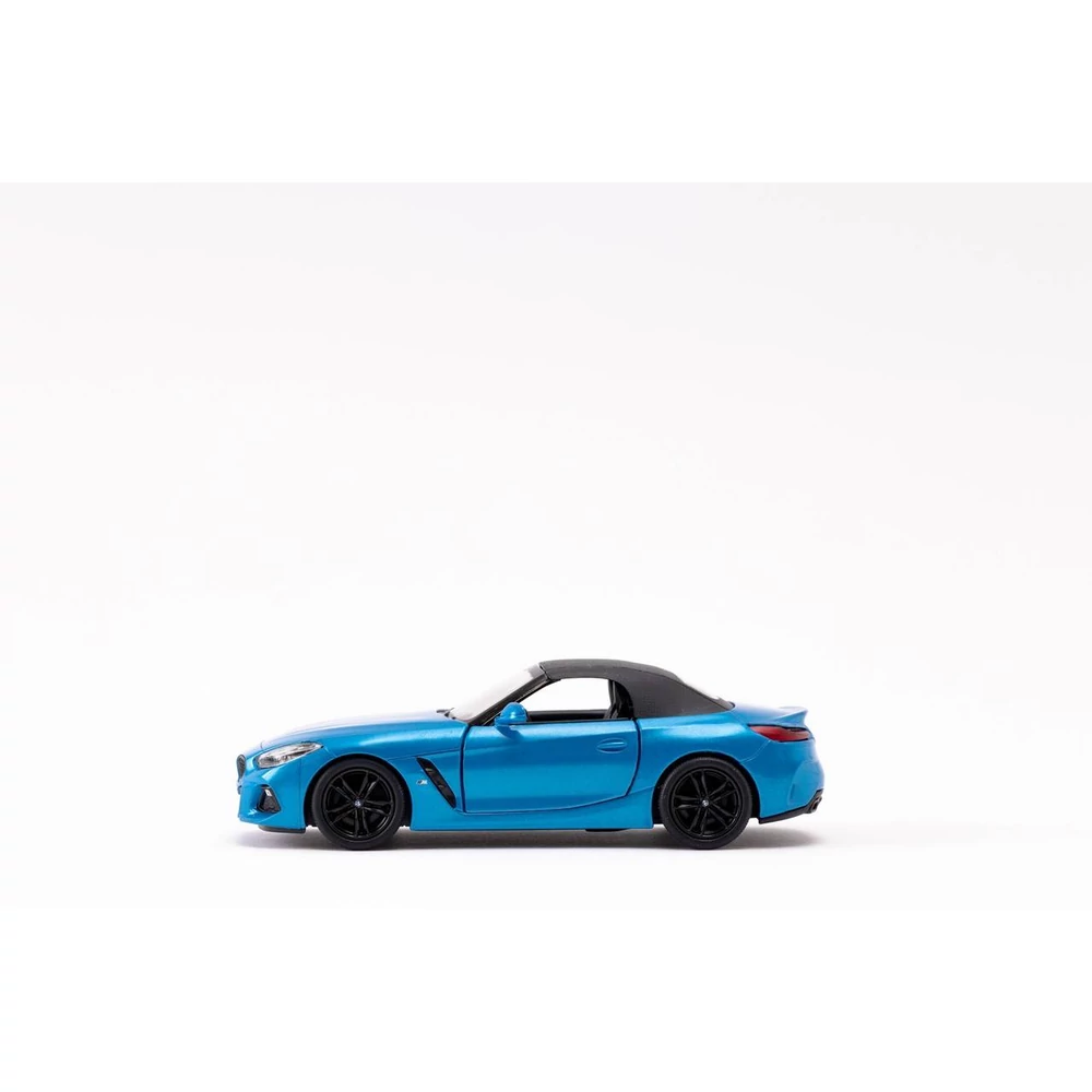 Kinsmart BMW Z4 fém autó nyitható ajtókkal 1:34 (többféle)