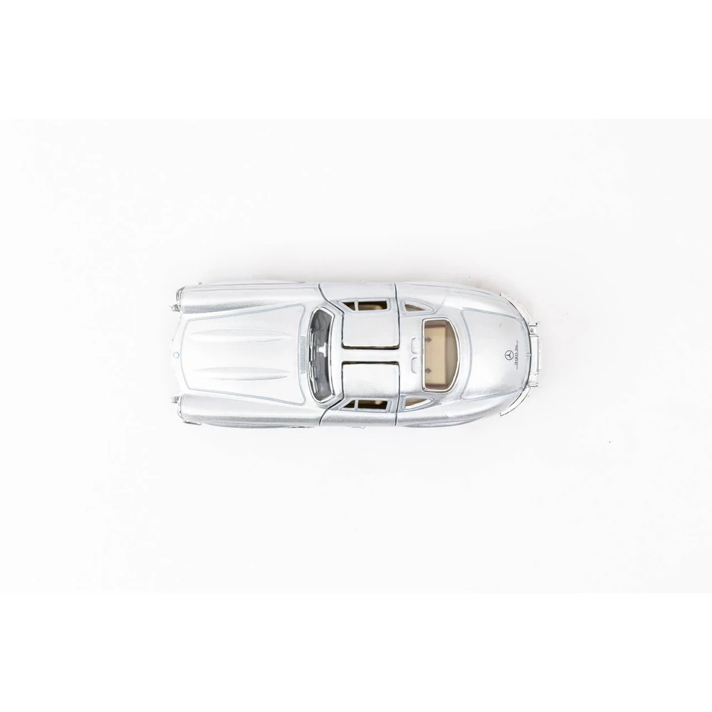 Kinsmart Mercedes-Benz 300SL Coupe 1954 fém autó nyitható ajtókkal 1:36 (többféle)