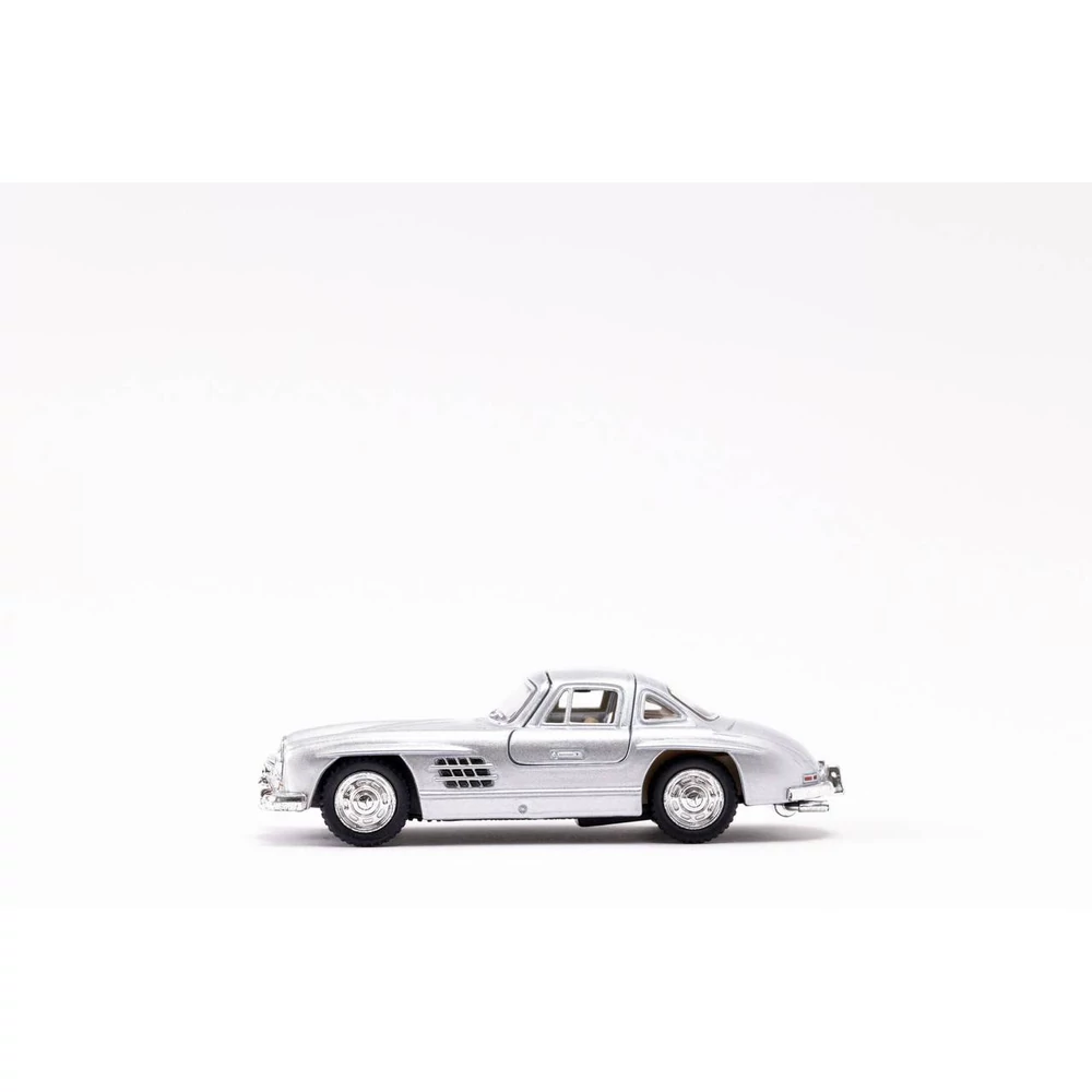 Kinsmart Mercedes-Benz 300SL Coupe 1954 fém autó nyitható ajtókkal 1:36 (többféle)