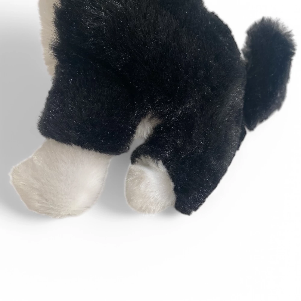 Plüss cica, ülõ, fekete-fehér, környezetbarát, 16 cm